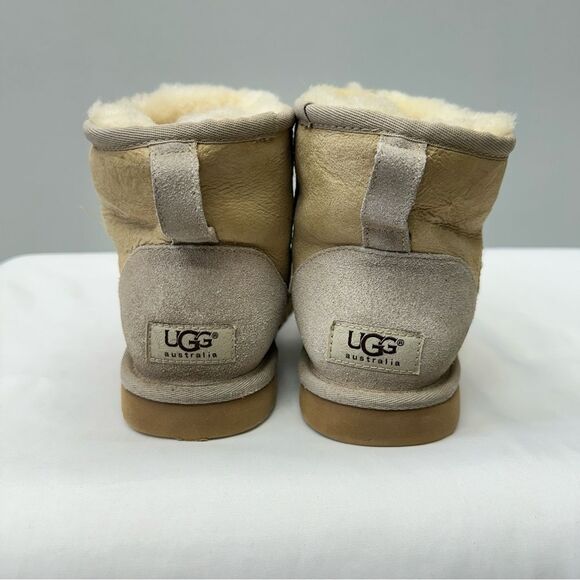 UGG Classic Mini light brown genuine sheepskin low boots booties women’s 6 - Picture 5 of 9